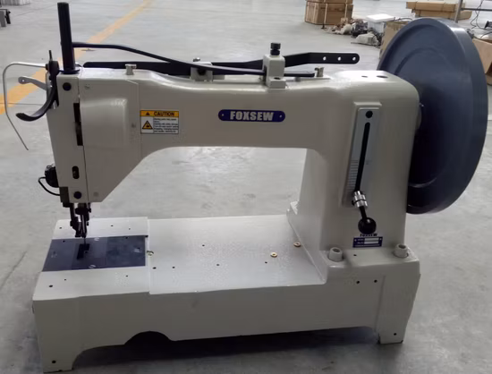 Сверхмощная швейная машина с шагающей лапкой и челночным стежком с падением подачи